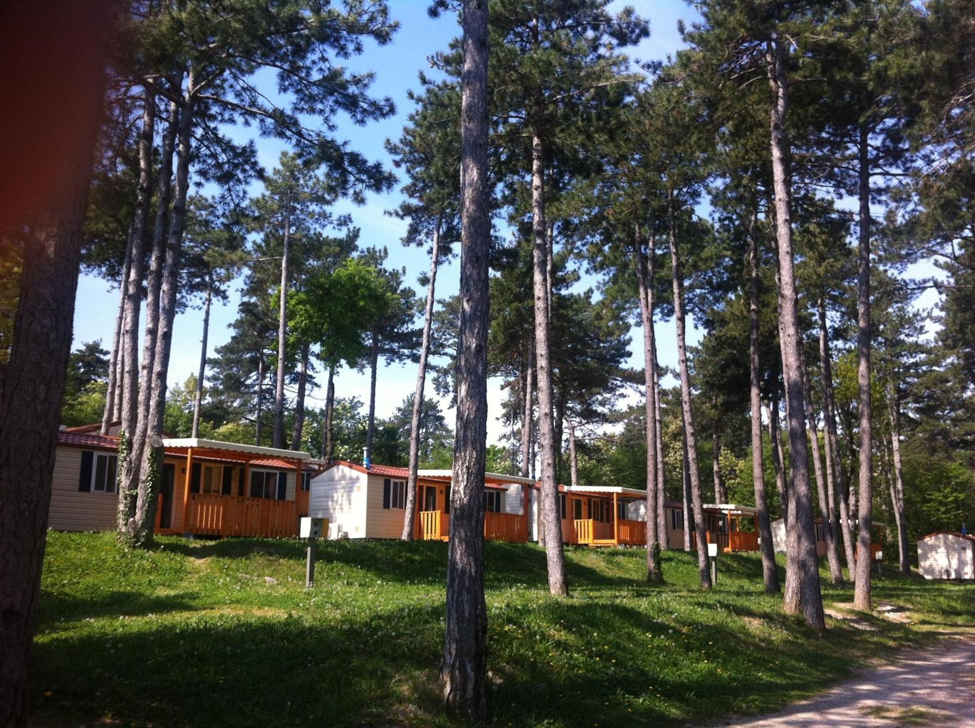 Camping Village Mare Pineta Sistiana Habitación foto